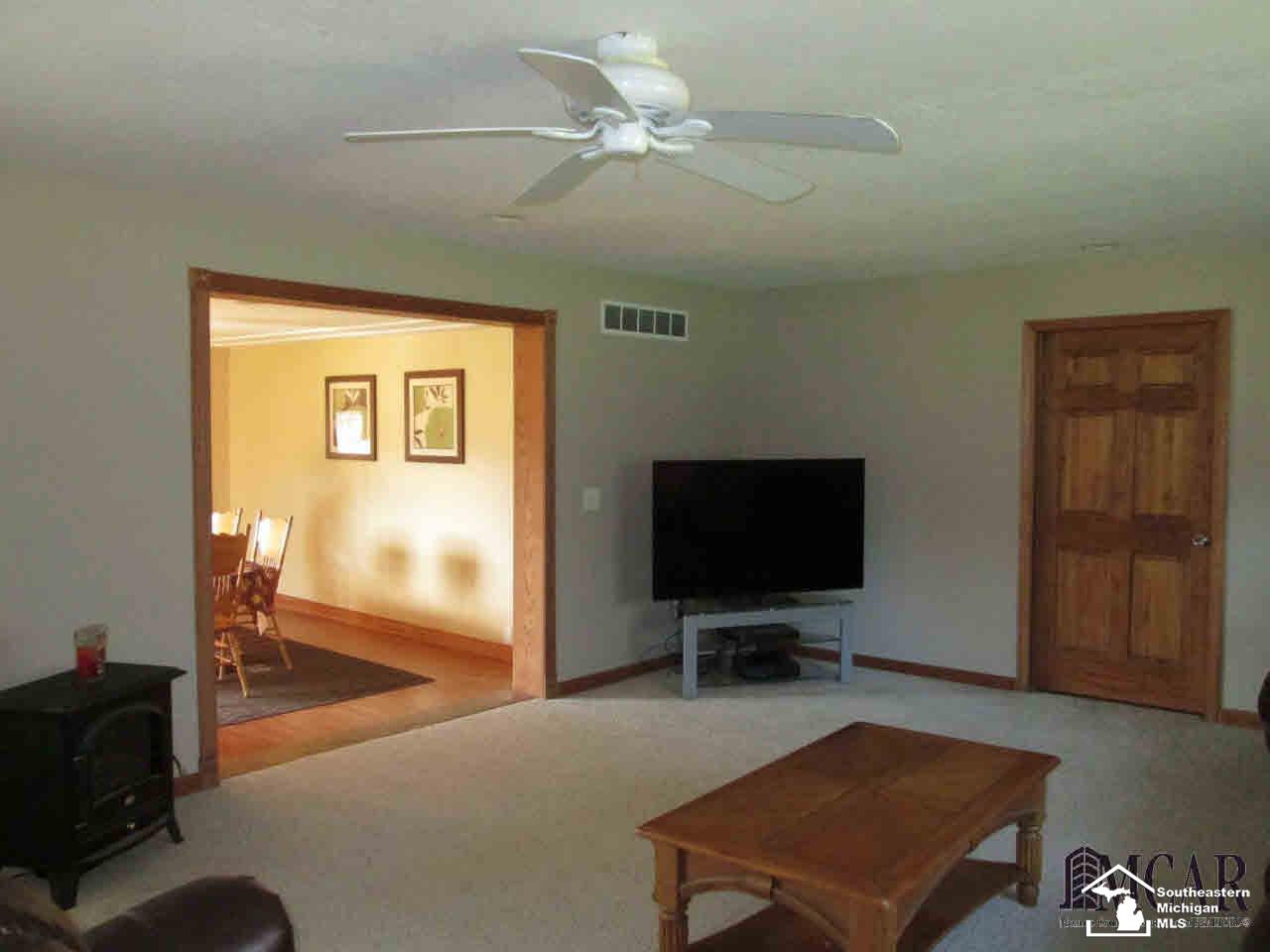 9233 Douglas Road Temperance, MI 48182 - Photo 13 of 26