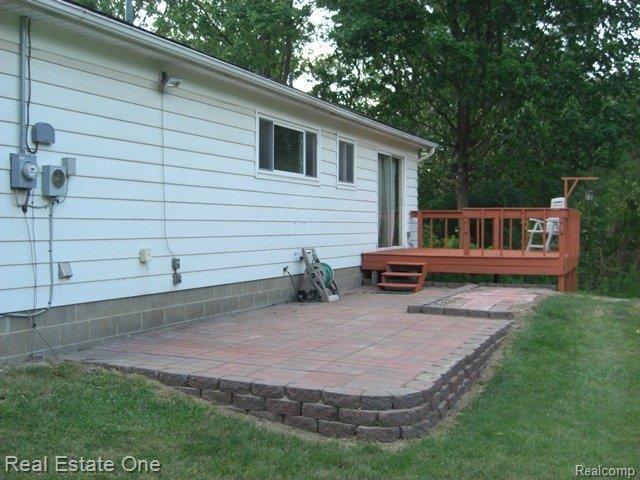 2535 South Livernois Road Rochester, MI 48307 - Photo 7 of 11 2535 livernois deck and patio.jp