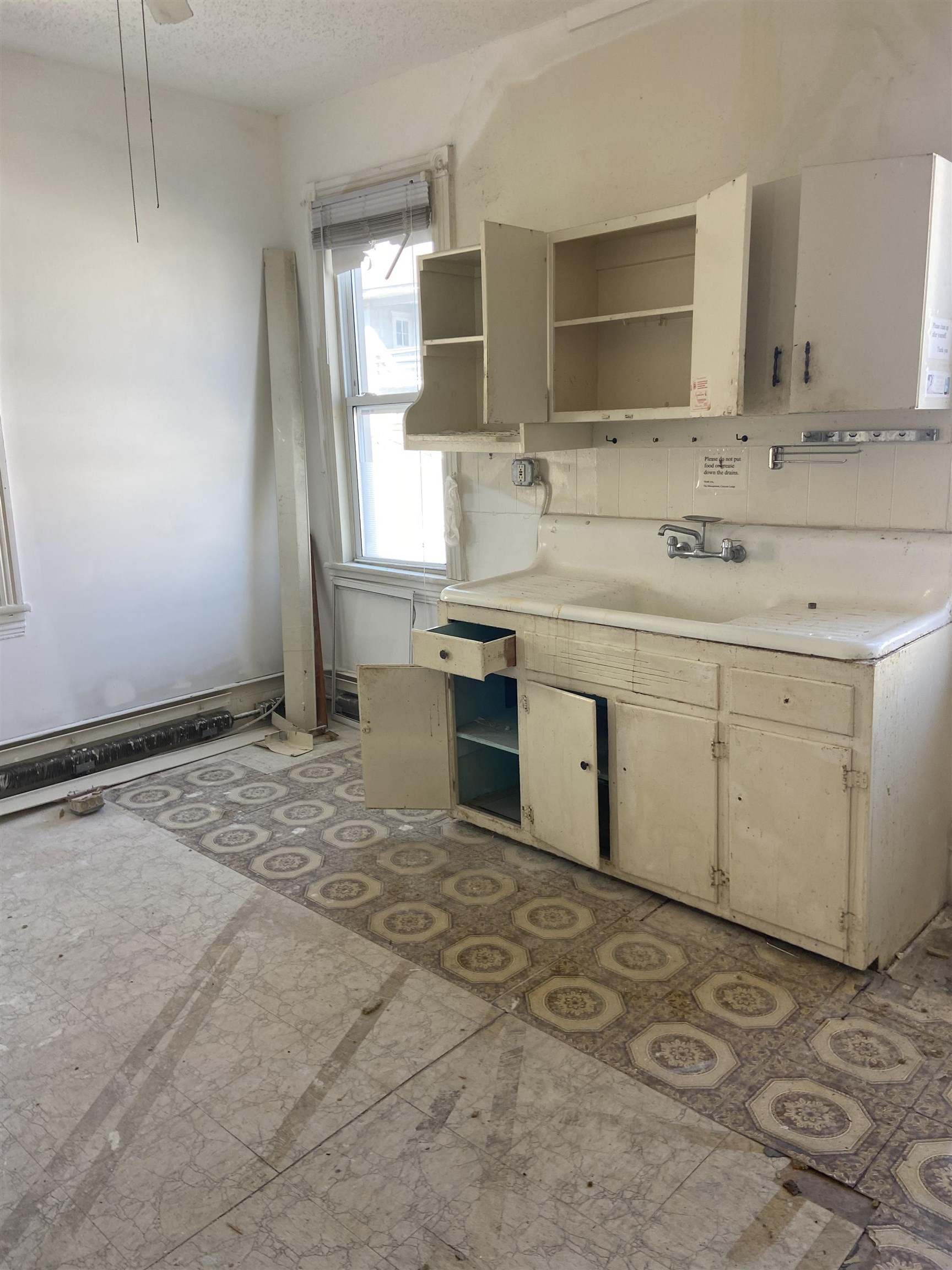 611 East 7th Street Ocean City, NJ 08226 - Photo 20 of 27 a bathroom with a sink vanity and mirror