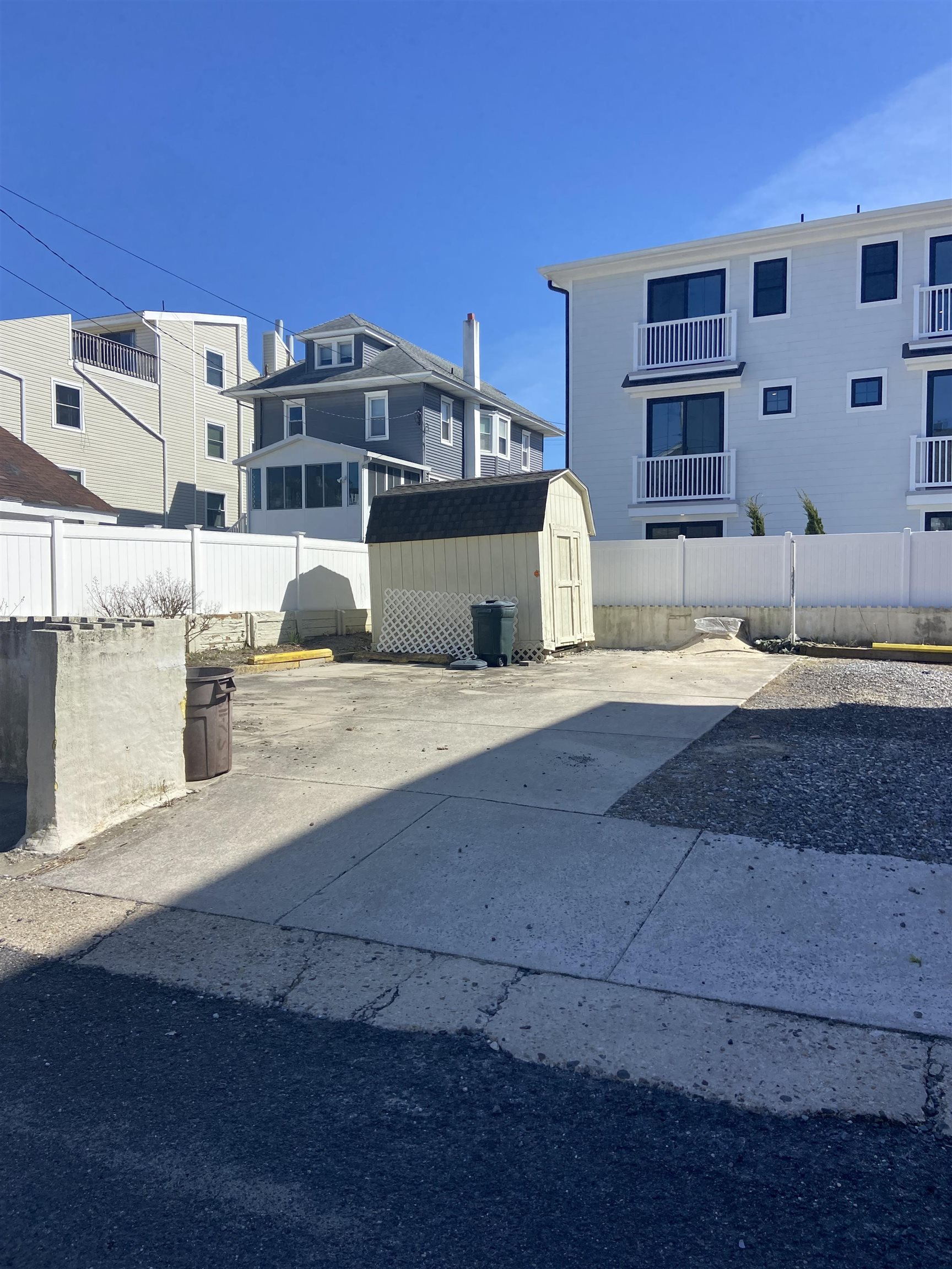 611 East 7th Street Ocean City, NJ 08226 - Photo 25 of 27 a view of a building with a outdoor space