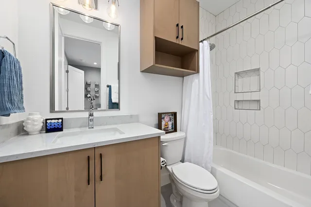 $1,395,000 | 5515 Jim Hogg Avenue, Unit B, Austin, TX 78756