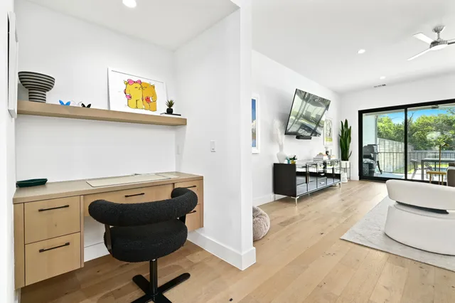 $1,395,000 | 5515 Jim Hogg Avenue, Unit B, Austin, TX 78756