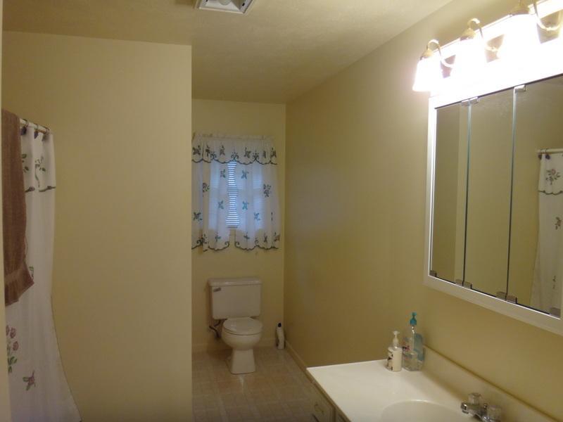 108 Old Walnut Hill Road Uniontown, PA 15401 - Photo 12 of 13 Full Bath.