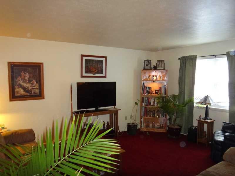 108 Old Walnut Hill Road Uniontown, PA 15401 - Photo 5 of 13 Living Room.