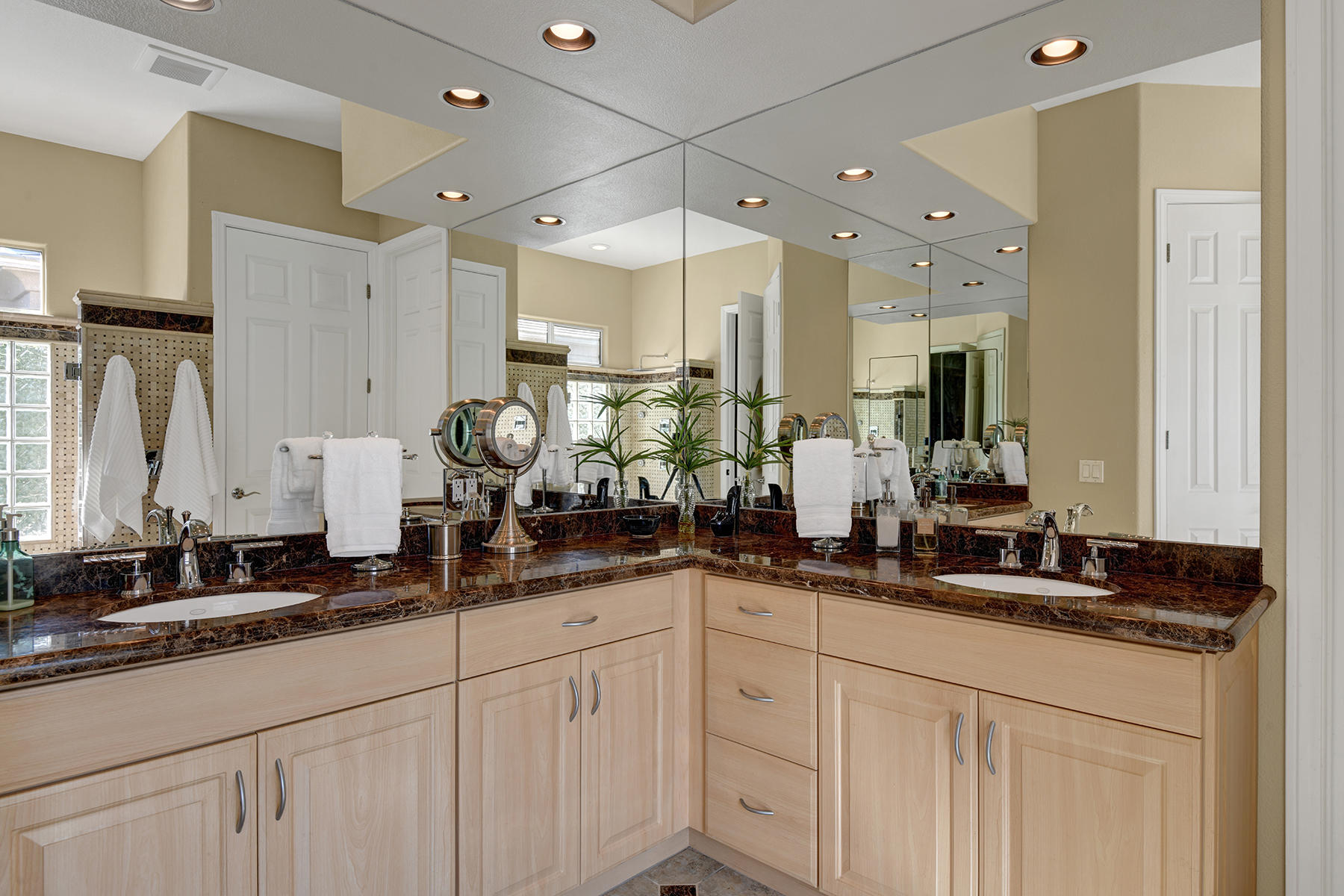 19 Orleans Road Rancho Mirage, CA 92270 - Photo 16 of 32 PRIMARY BATHROOM VANITY MLS