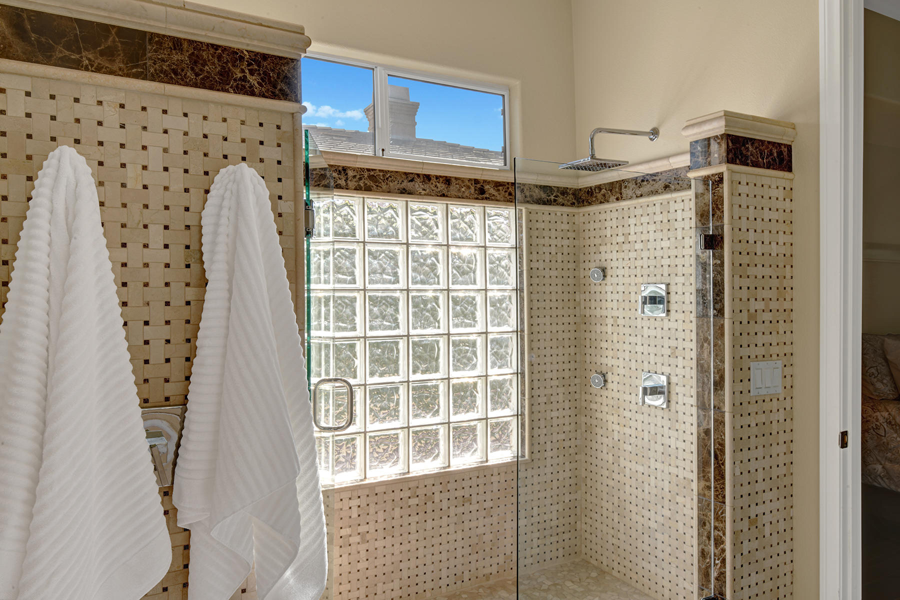 19 Orleans Road Rancho Mirage, CA 92270 - Photo 17 of 32 PRIMARY BATHROOM SHOWER DETAIL MLS