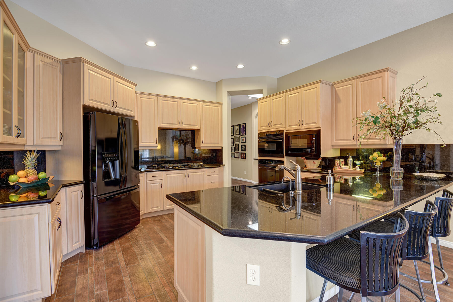 19 Orleans Road Rancho Mirage, CA 92270 - Photo 9 of 32 KITCHEN OVER BREAKFAST BAR MLS