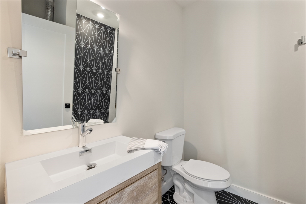 275 Webster Street, Unit 3 Boston, MA 02128 - Photo 6 of 14