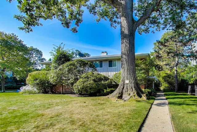 $460,000 | 705 Park Avenue, Wilmette, IL 60091