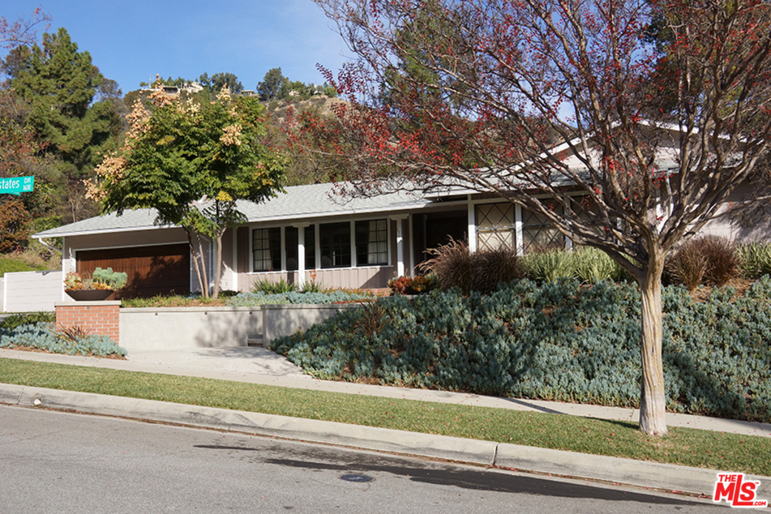 1585 Pegfair Estates Drive Pasadena, CA 91103 - Photo 3 of 7