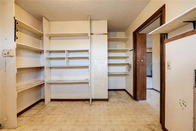 $450,000 | 1888 Northwest 200th Road, Kingsville, MO 64061