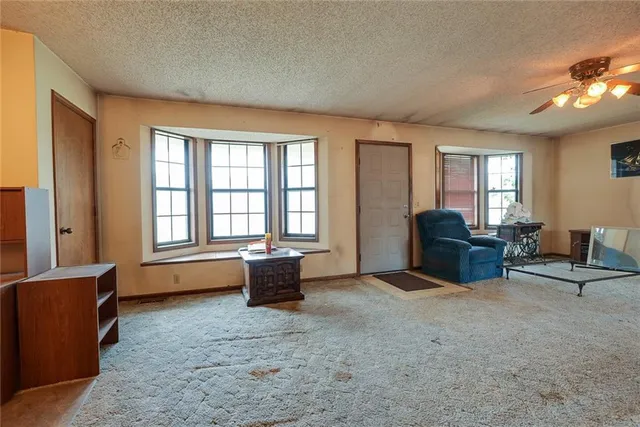 $450,000 | 1888 Northwest 200th Road, Kingsville, MO 64061