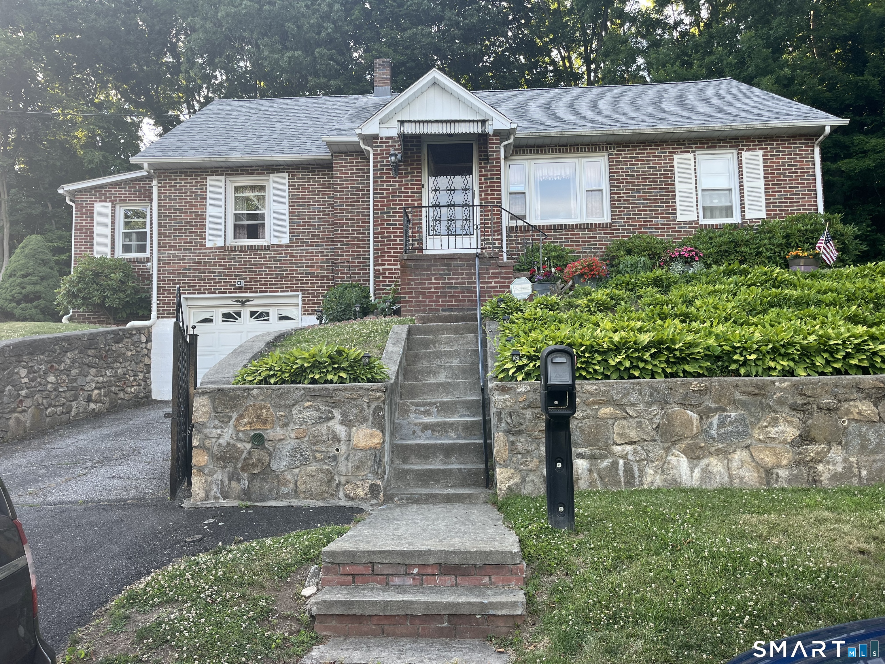 32 Homestead Avenue Derby, CT 06418 - Photo 1 of 28