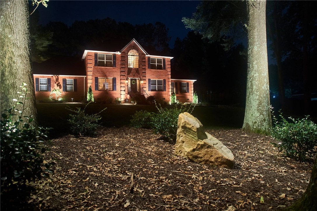 110 Hawnes Place Anderson, SC 29621 - Photo 37 of 40 Professional Exterior Lighting