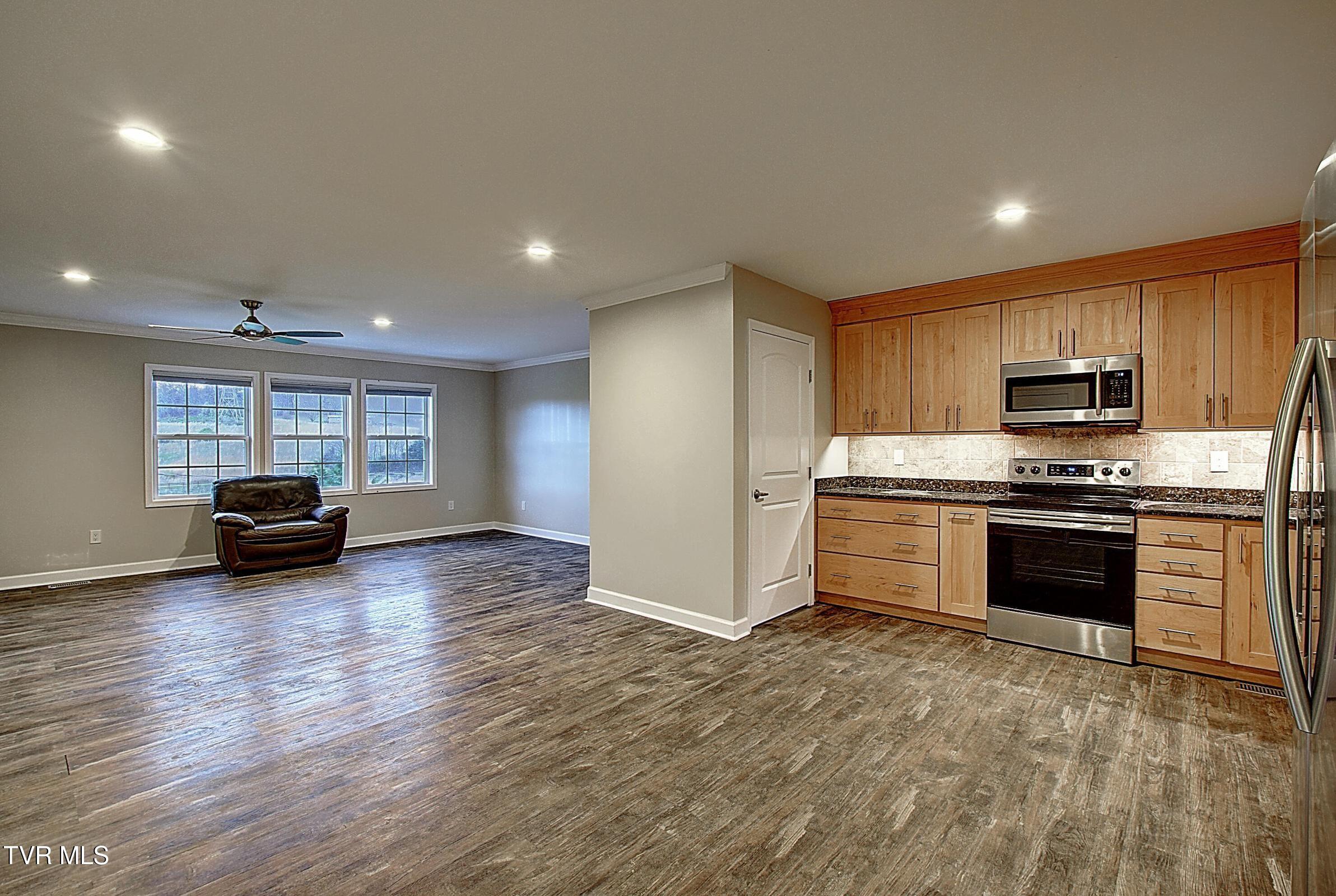 143 Fordtown Road Fall Branch, TN 37656 - Photo 57 of 91 GARAGE/APARTMENT