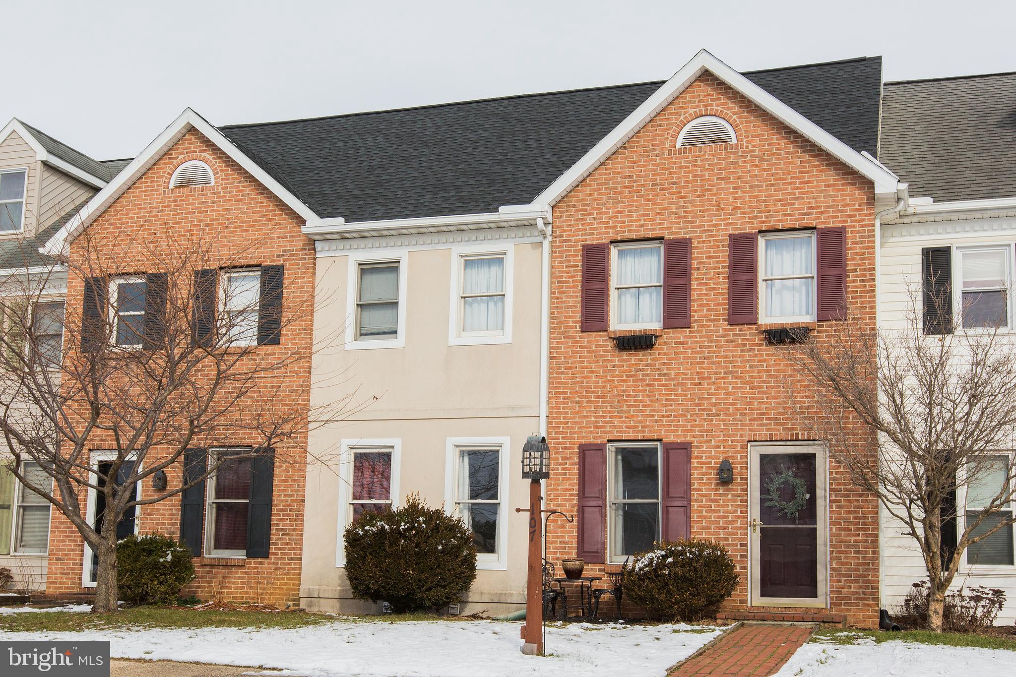 107 Chukar Court Lititz, PA 17543 - Photo 2 of 47 Updated townhouse