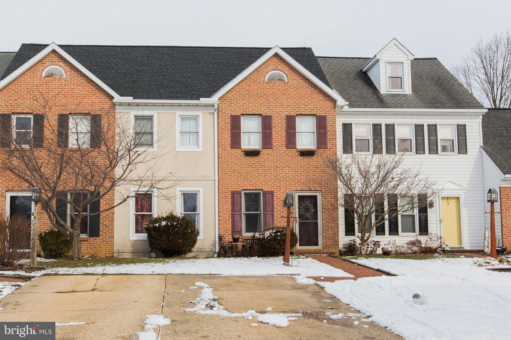 107 Chukar Court Lititz, PA 17543 - Photo 3 of 47 with your own parking space