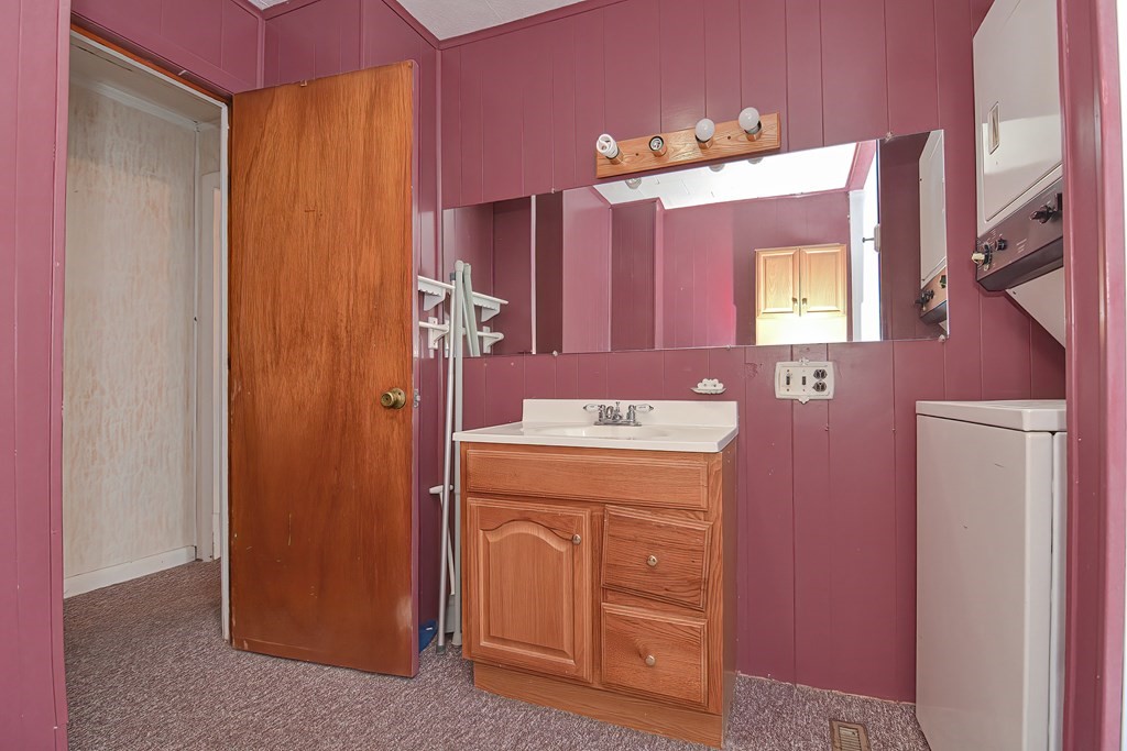 820 Wilson Road Fall River, MA 02720 - Photo 26 of 41 Gallery Image 26