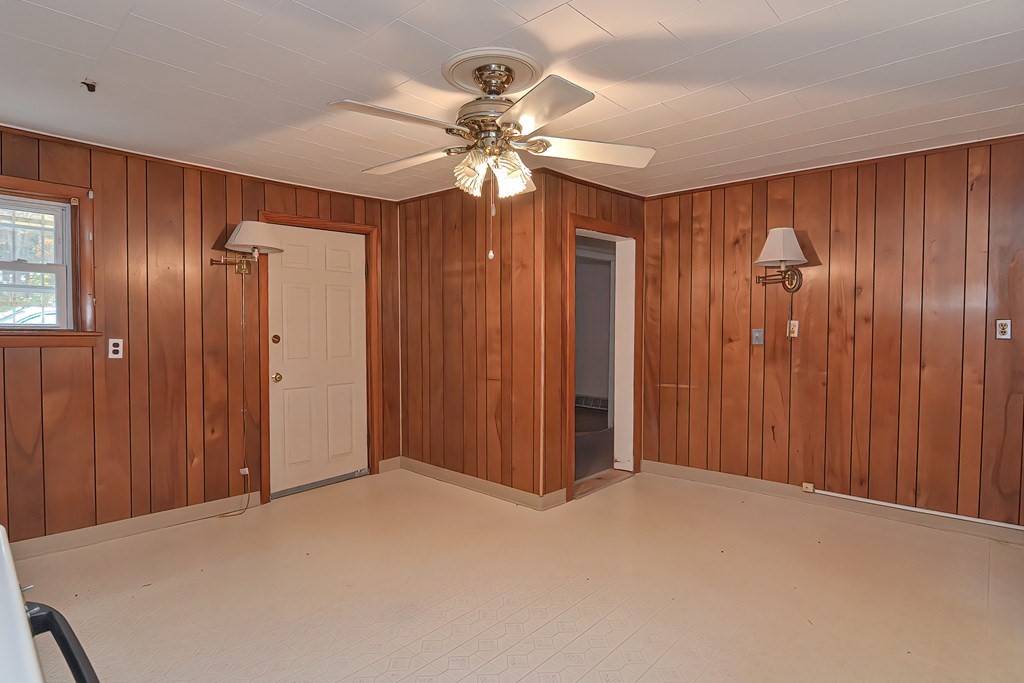 820 Wilson Road Fall River, MA 02720 - Photo 39 of 41 Gallery Image 39