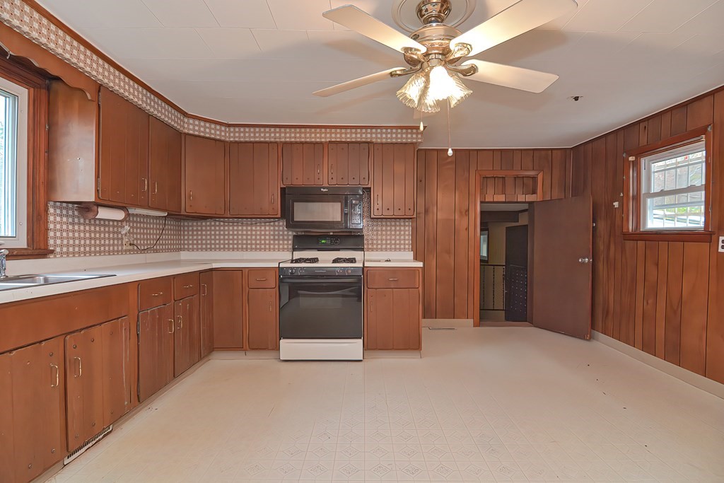 820 Wilson Road Fall River, MA 02720 - Photo 40 of 41 Gallery Image 40
