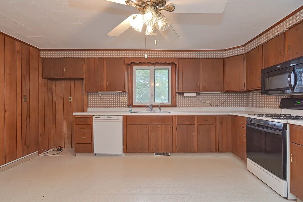 820 Wilson Road Fall River, MA 02720 - Photo 41 of 41 Gallery Image 41