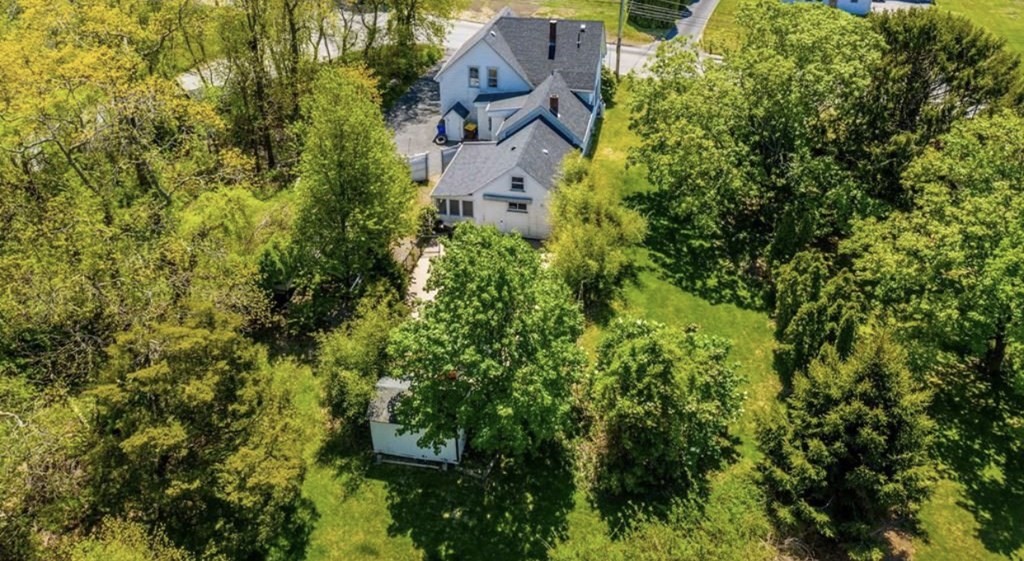 820 Wilson Road Fall River, MA 02720 - Photo 5 of 41 Gallery Image 5
