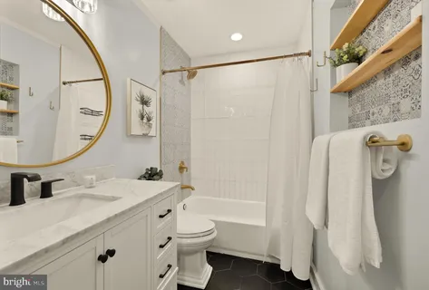$650,000 | 8906 Royal Astor Way, Fairfax, VA 22031