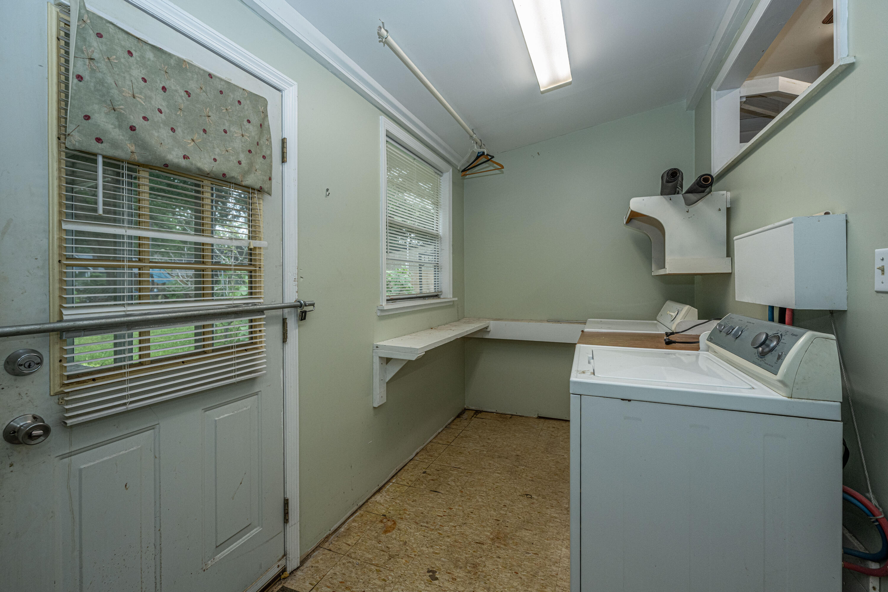1483 Village Road Charleston, SC 29407 - Photo 26 of 34 .