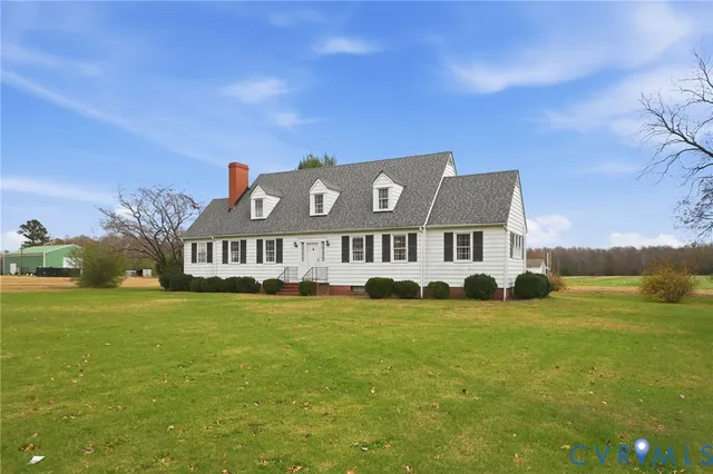 a view of a house with a big yard