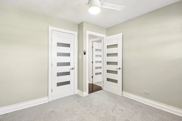 an empty room with a empty space