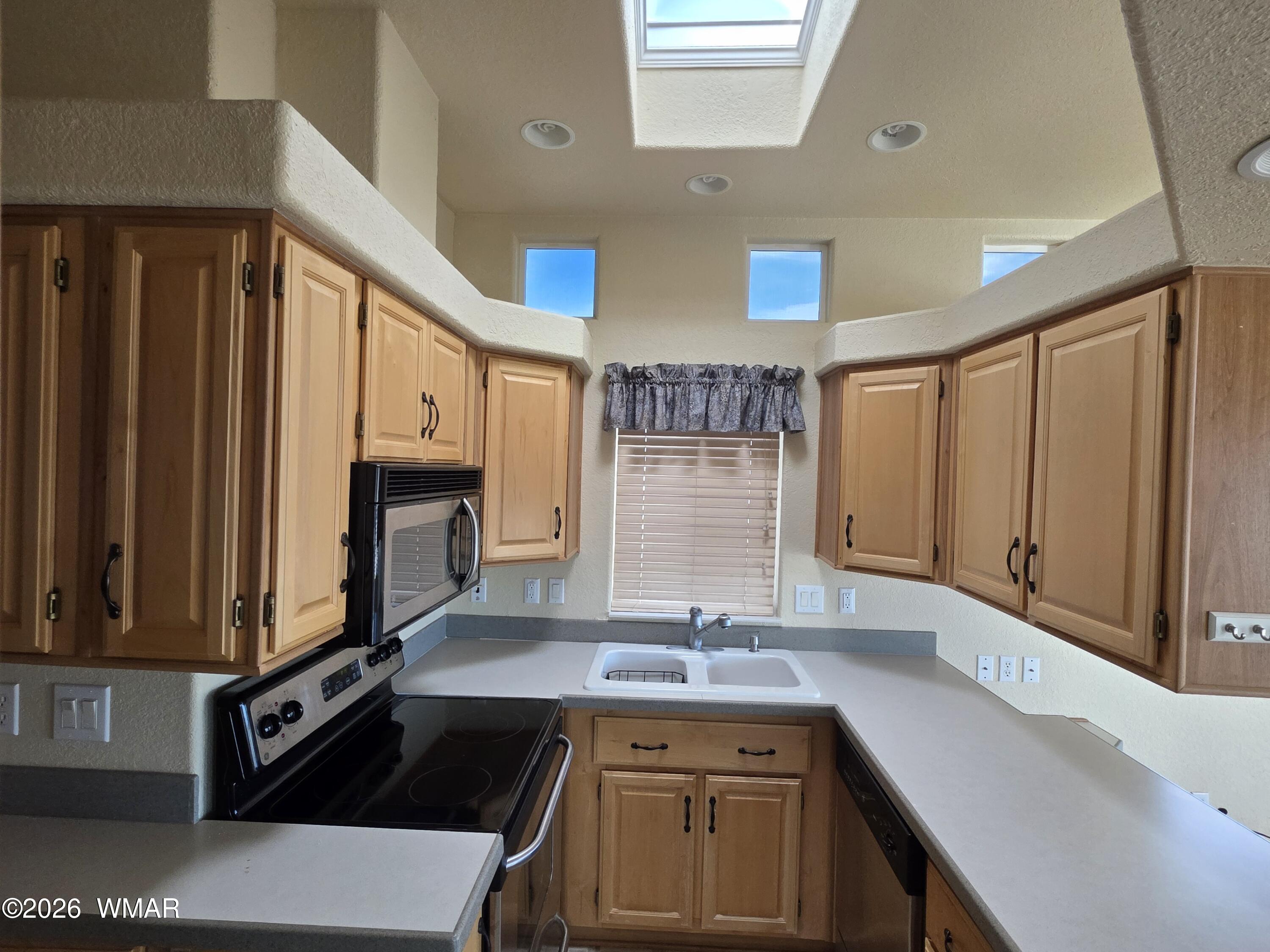 8205 Rainbow Loop Show Low, AZ 85901 - Photo 8 of 15