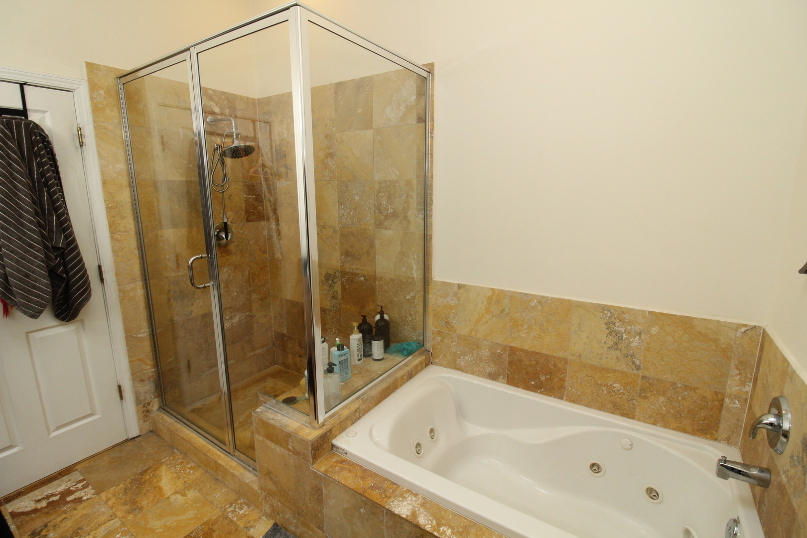 3231 West Fullerton Avenue, Unit 3W Chicago, IL 60647 - Photo 24 of 26