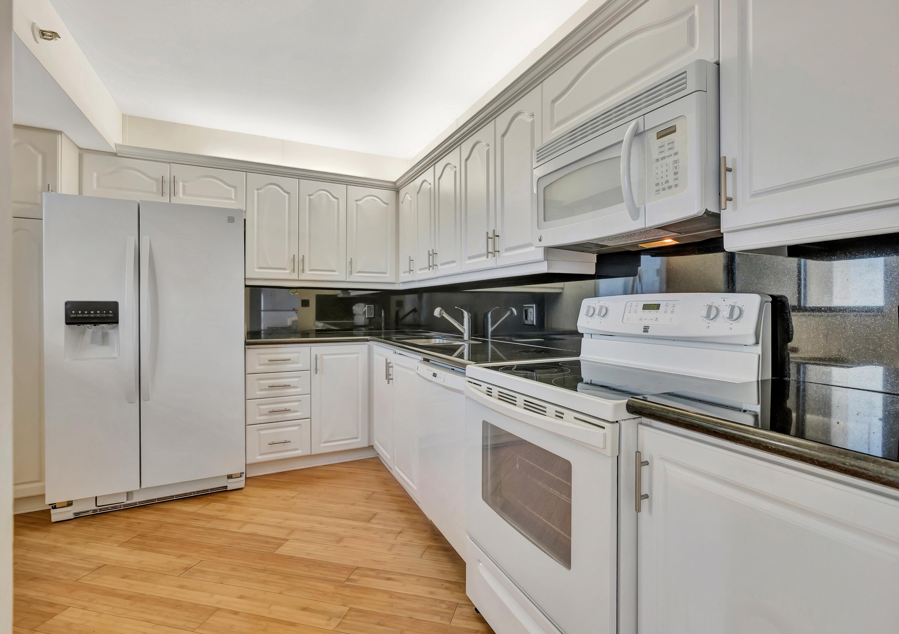 300 Ocean Trail Way, Unit 1008 Jupiter, FL 33477 - Photo 7 of 24 kitchen