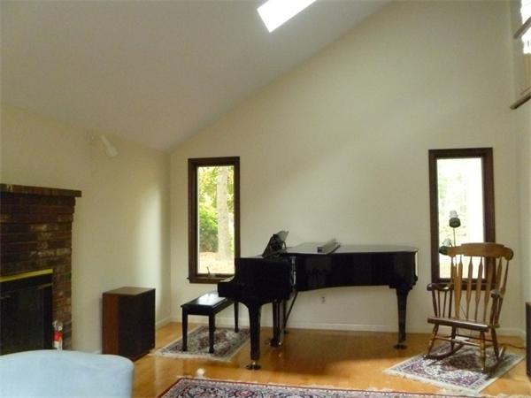 15 Falcon Road Sharon, MA 02067 - Photo 12 of 29 Gallery Image 12
