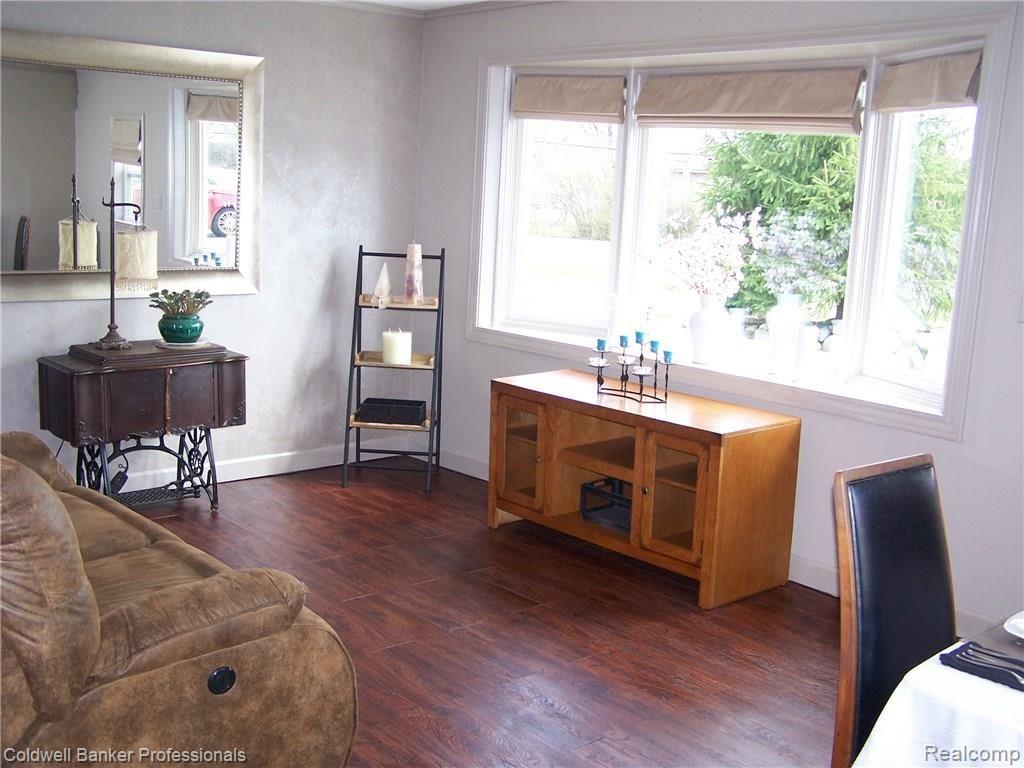 186 West Wattles Road Troy, MI 48098 - Photo 8 of 23 Living Room