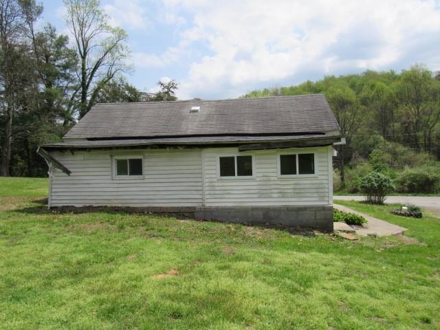 428 Grindstone Road Grindstone, PA 15442 - Photo 5 of 16