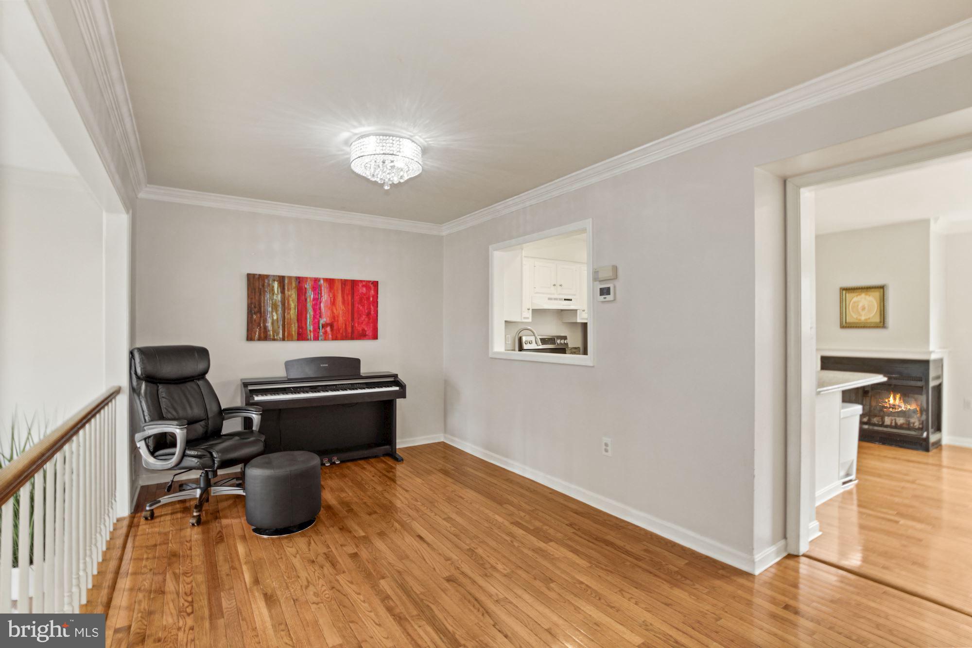 1106 Arcola Avenue Silver Spring, MD 20902 - Photo 7 of 33 Dining room