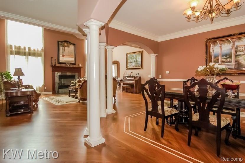 006-Dining_Room-958374-mls.jpg
