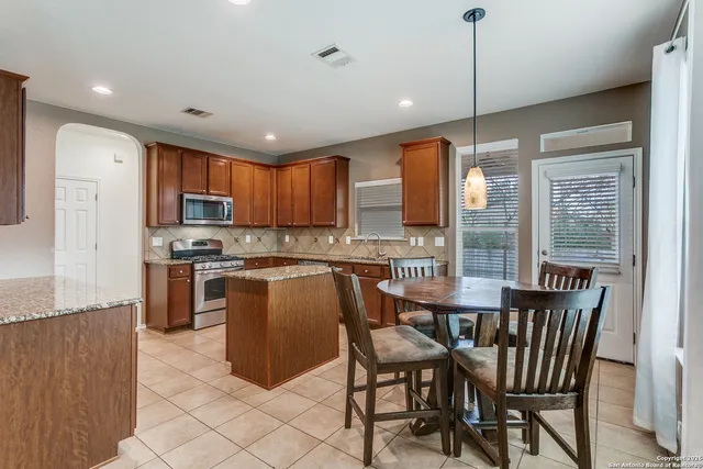 $1,850 | 705 High Trail Road, Schertz, TX 78108