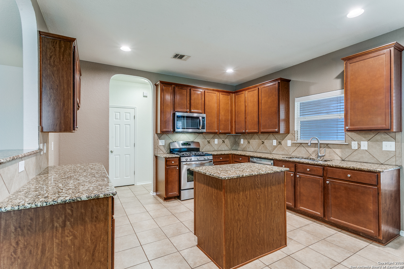 705 High Trail Road Schertz, TX 78108 - Photo 9 of 25