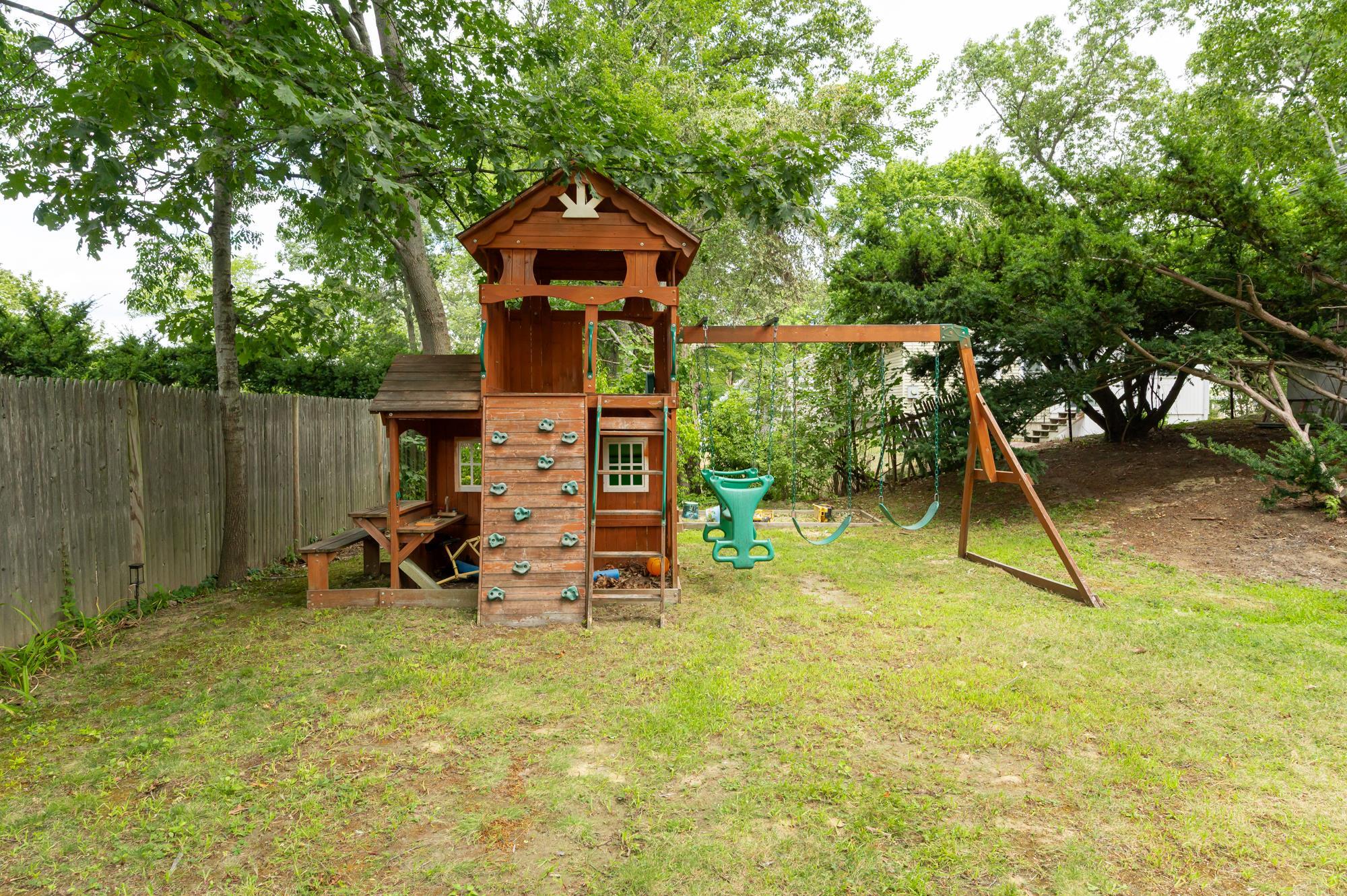 180 Hillhaven Road Manchester, NH 03104 - Photo 11 of 41