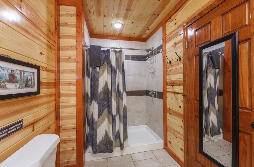 2517 Laurel Point Way, Unit LAZYBEARLODGE Sevierville, TN 37862 - Photo 36 of 51 Gallery Image 36