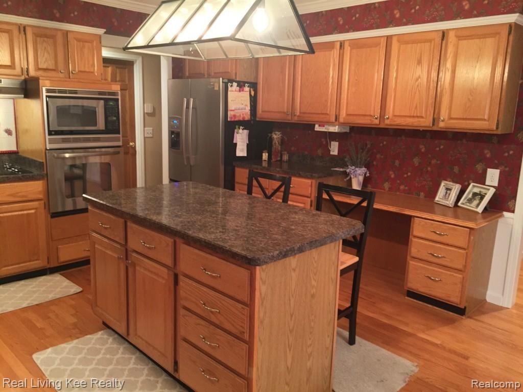 1181 Cobridge Court Rochester, MI 48306 - Photo 22 of 48 22.jpg