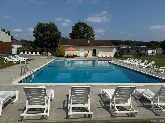 $279,900 | 276 Temple Hill Road, Unit 2606, New Windsor, NY 12553