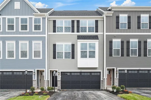 $399,990 | 108 Scenic Ridge Drive, Venetia, PA 15367