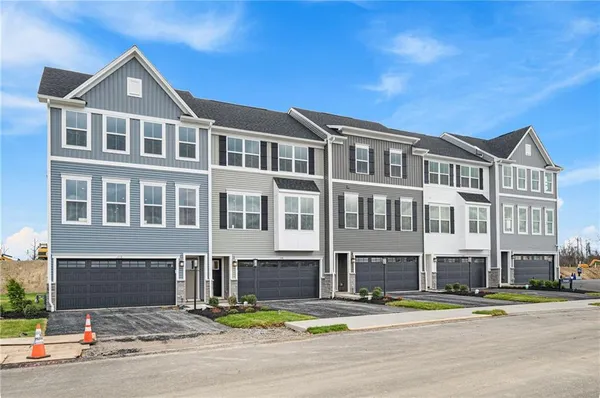$399,990 | 108 Scenic Ridge Drive, Venetia, PA 15367