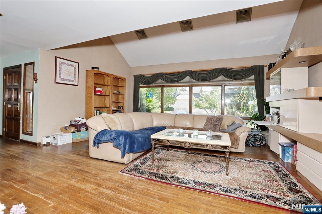 245 Highland Avenue Wood-Ridge, NJ 07075 - Photo 5 of 37