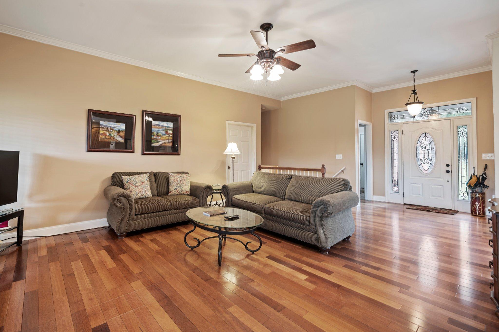 215 White Oak Valley Road Cleveland, TN 37312 - Photo 14 of 31 Living area