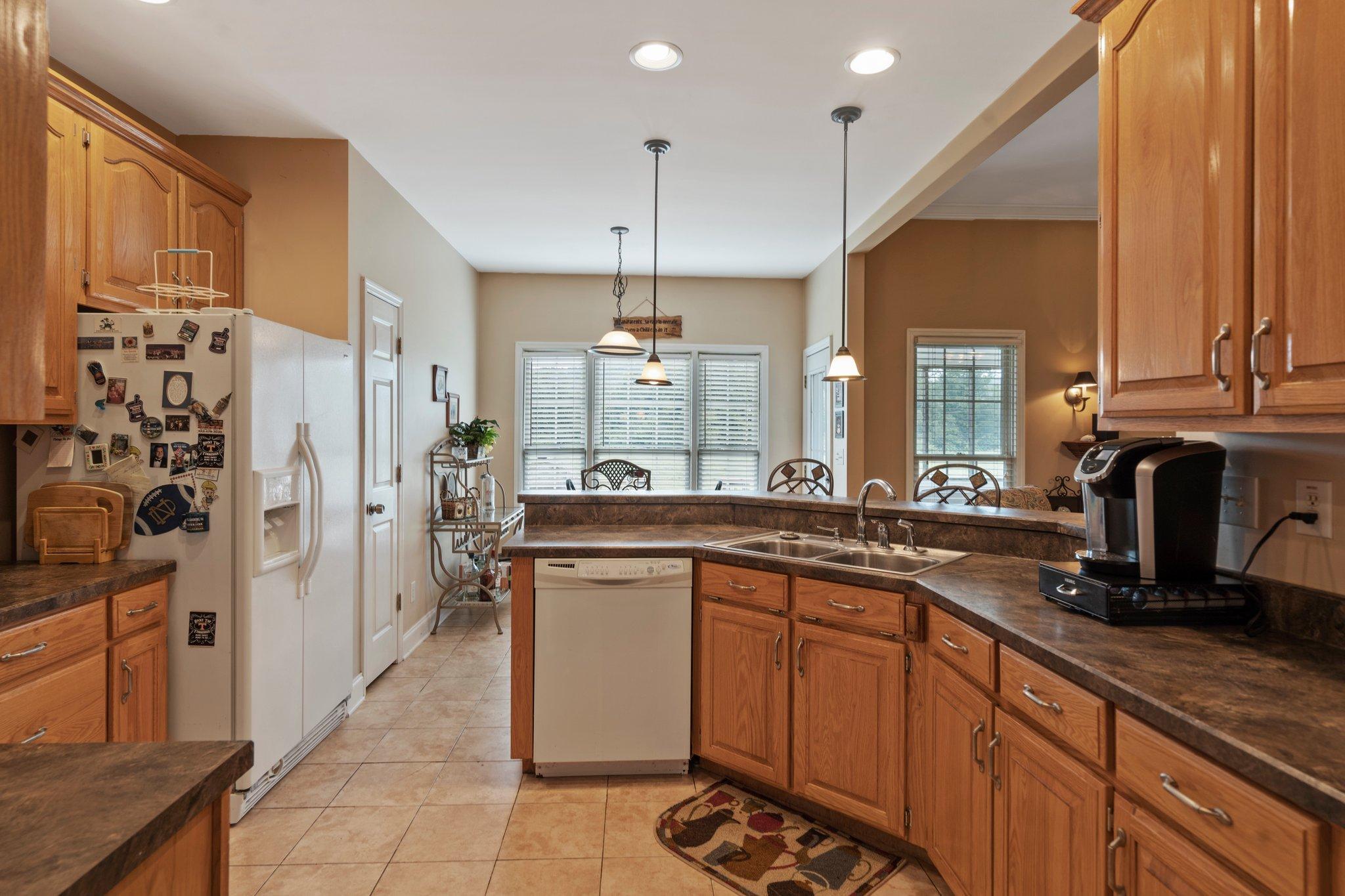 215 White Oak Valley Road Cleveland, TN 37312 - Photo 16 of 31 KITCHEN