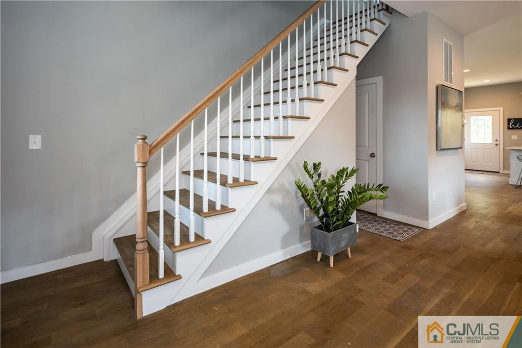 83 Old Road Sewaren, NJ 07077 - Photo 17 of 31